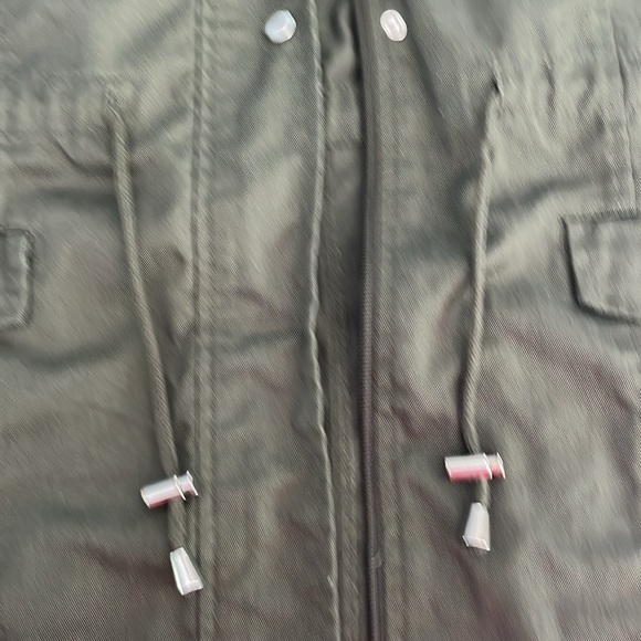 CI Sono Olive Green Zip up/ snap vest with. Draw string waist and hood. XL - Picture 4 of 7